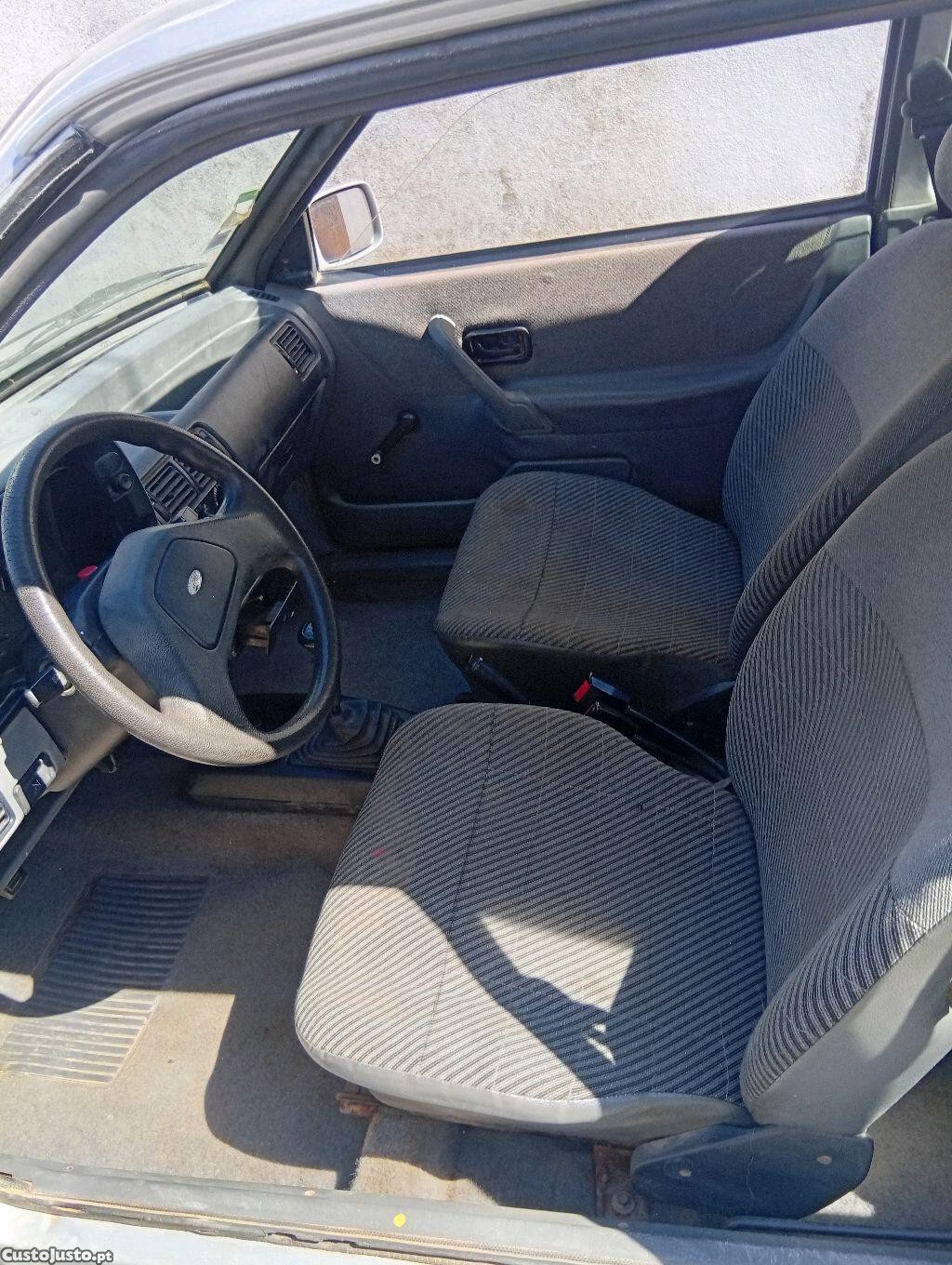 Ford Escort coupe — fotografia 2