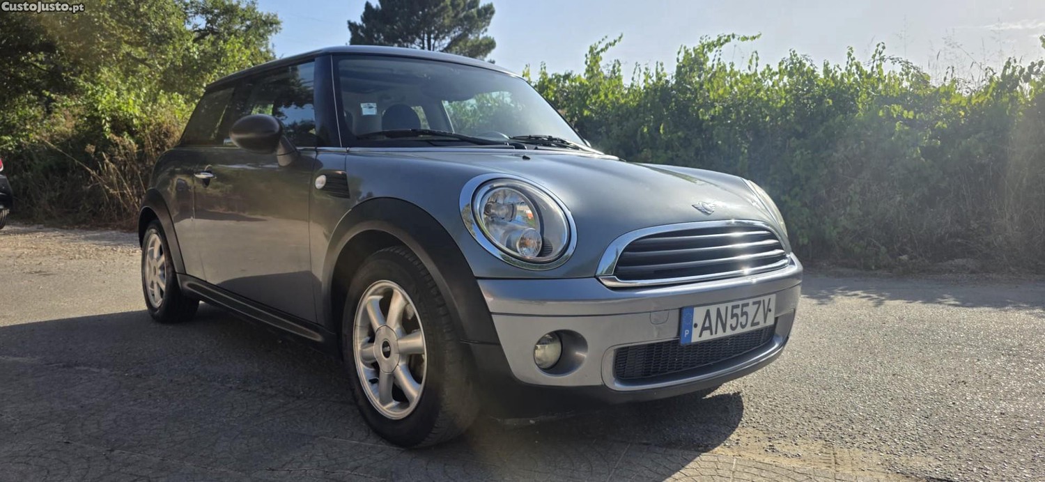 MINI Cooper One 1.4 - 09 — photo 2