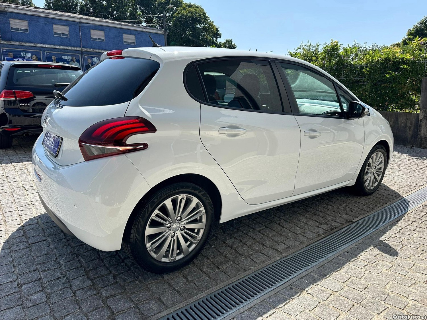 Peugeot 208 1.6 BlueHDi Style — fotografia 14