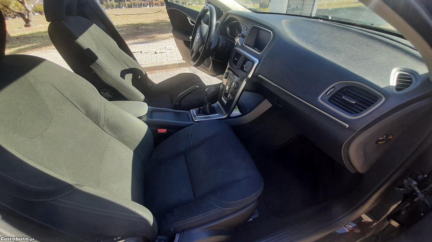 Volvo V40 D2 - 15 — photo 3