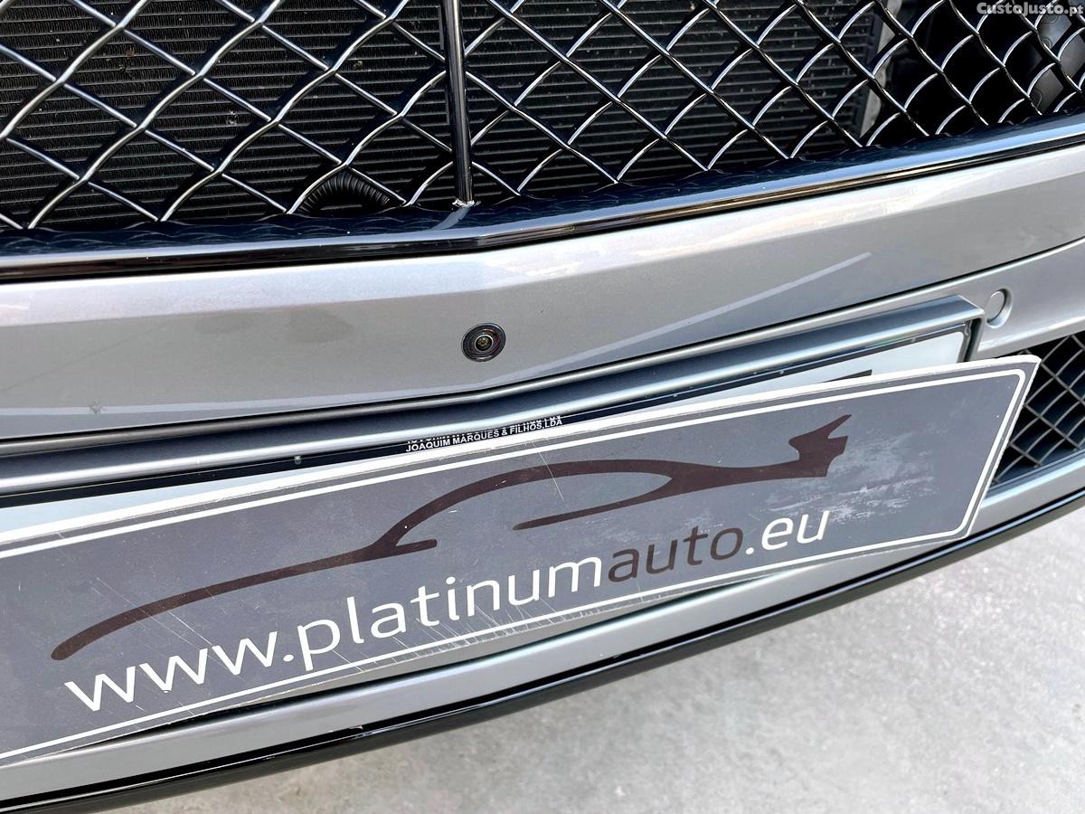 Bentley Bentayga V8 — fotografia 2