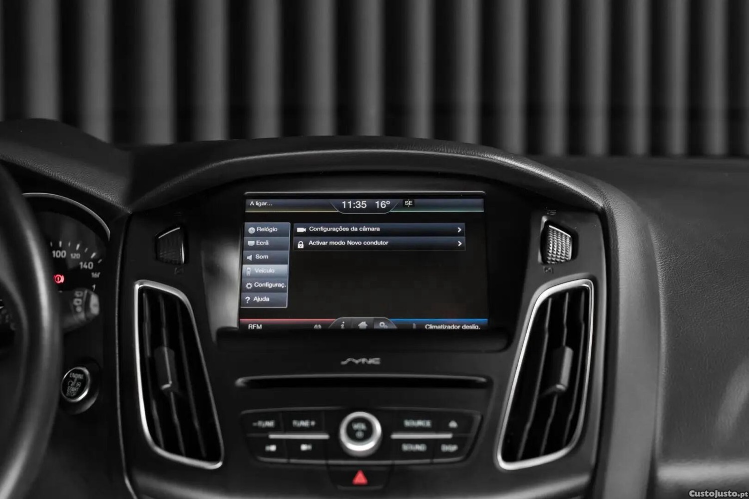 Ford Focus 1.0 EcoBoost S&S TITANIUM — fotografia 6