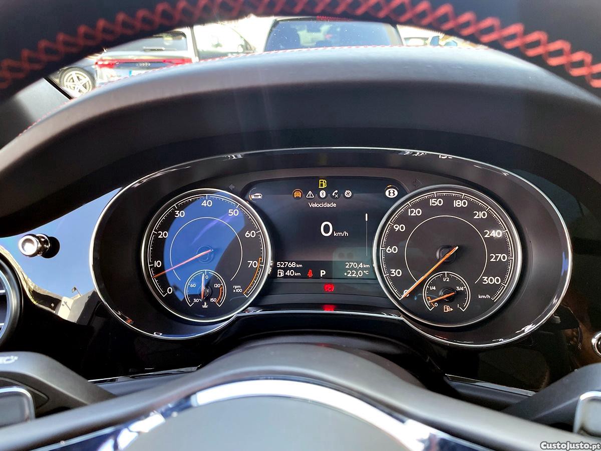 Bentley Bentayga V8 — fotografia 47