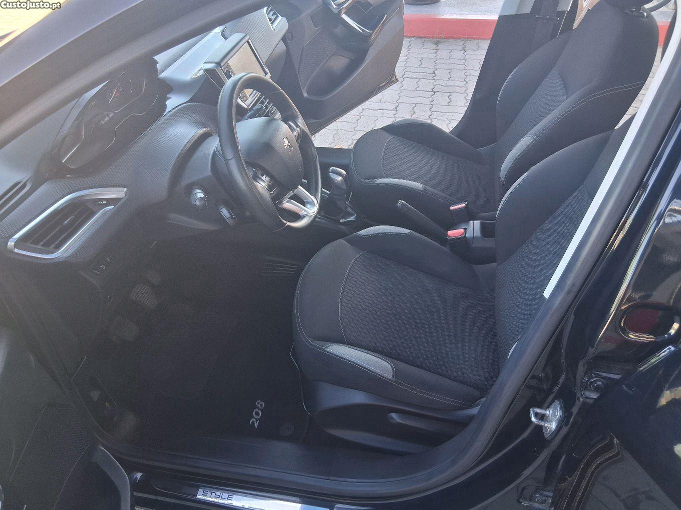 Peugeot 208 1.2 gasolina nacional 72mil km — photo 2