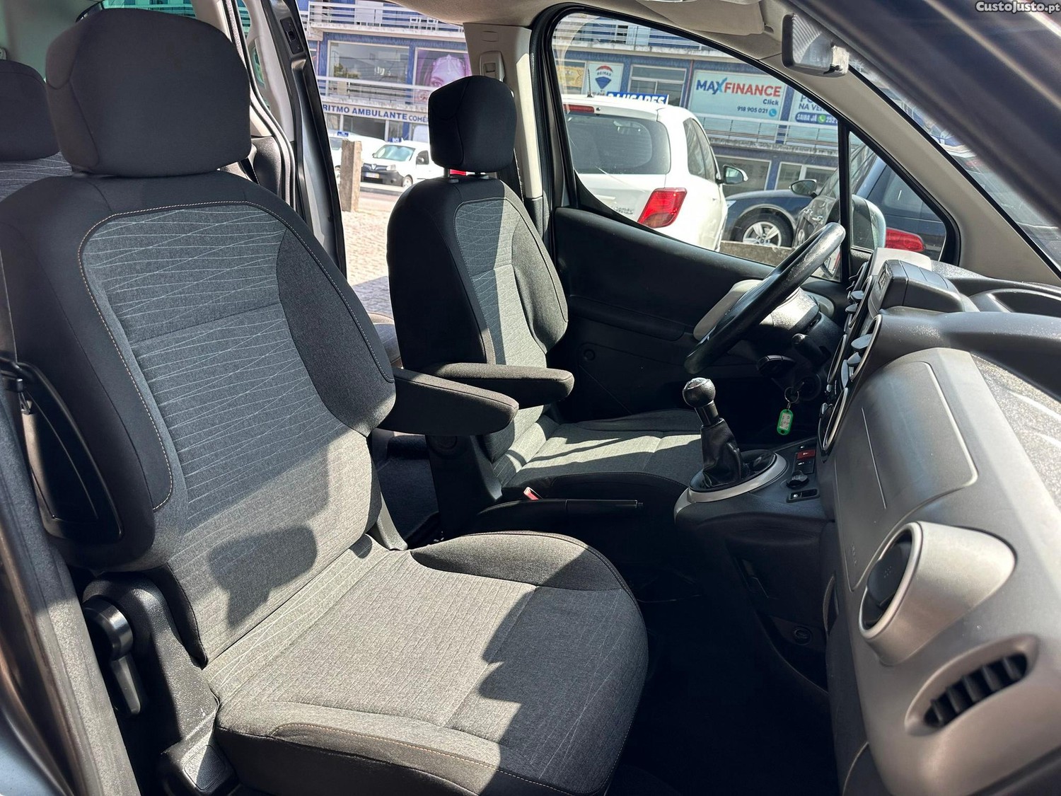 Citroën Berlingo Multispace 1.6 BlueHDi Feel 7L — fotografia 8