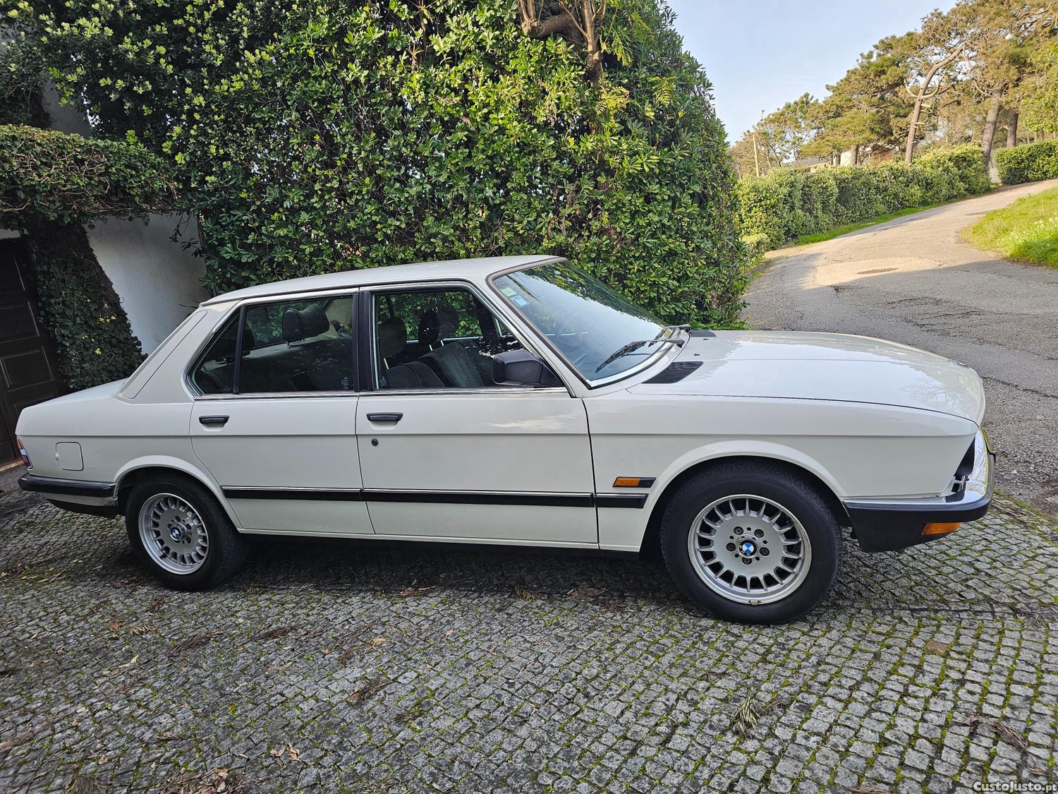 BMW 520 i E28 6 Cilindros Clássico Original Certificado - 84 — photo 4