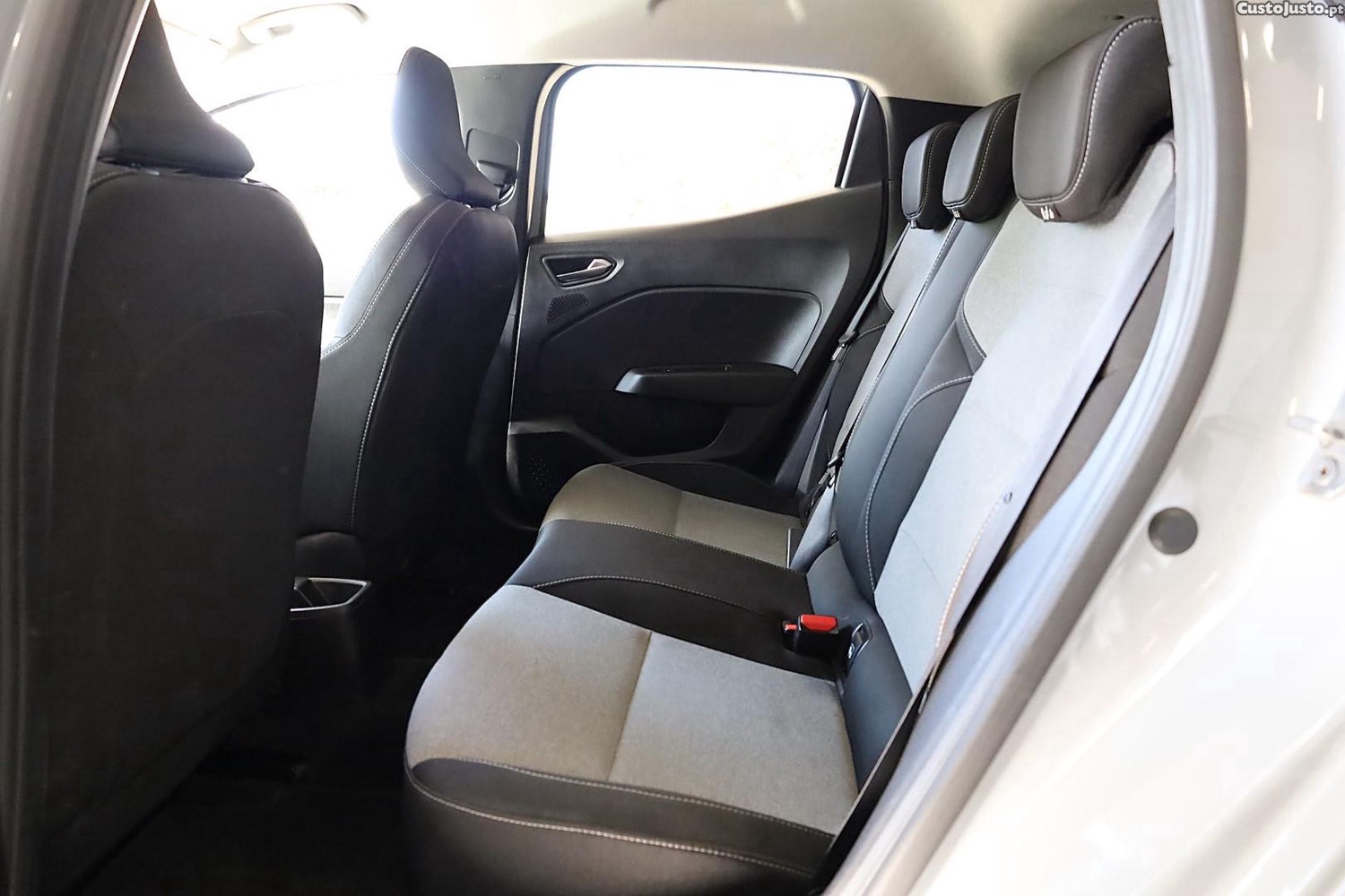 Renault Clio 1.5 Blue dCi Evolution — fotografia 4