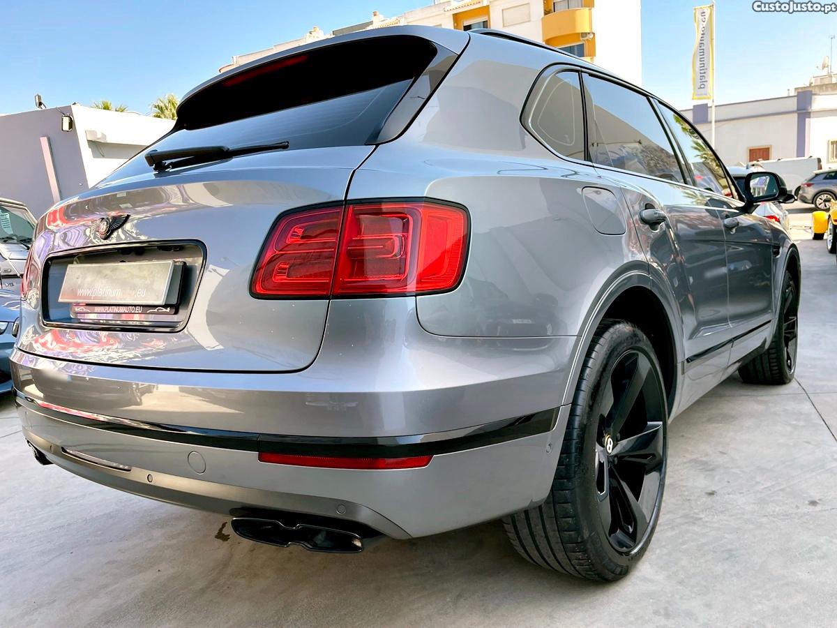 Bentley Bentayga V8 — fotografia 14