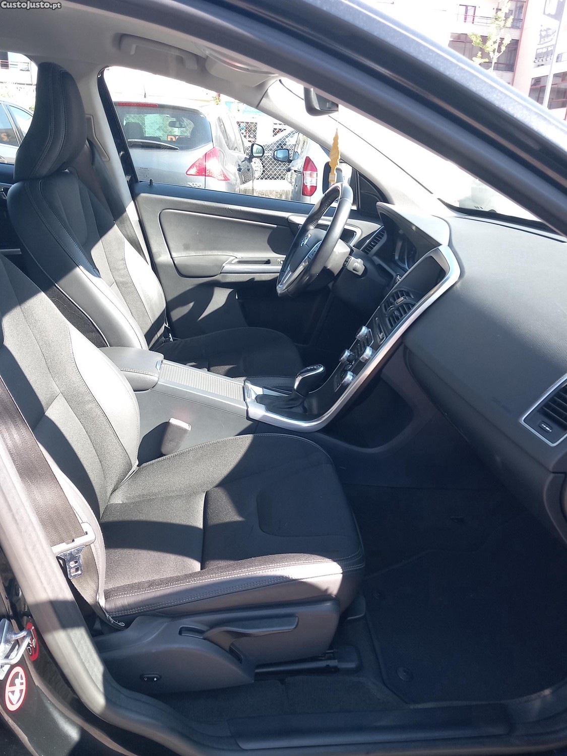 Volvo XC 60 D4 — fotografia 5