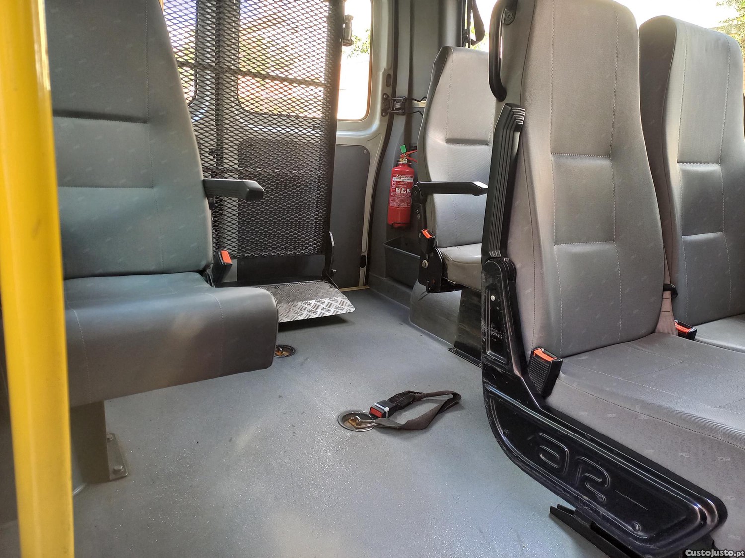 Renault Master 2.5DCI 9 e 7LUGARES COM RAMPA PARA CADEIRA DE RODAS — fotografia 4