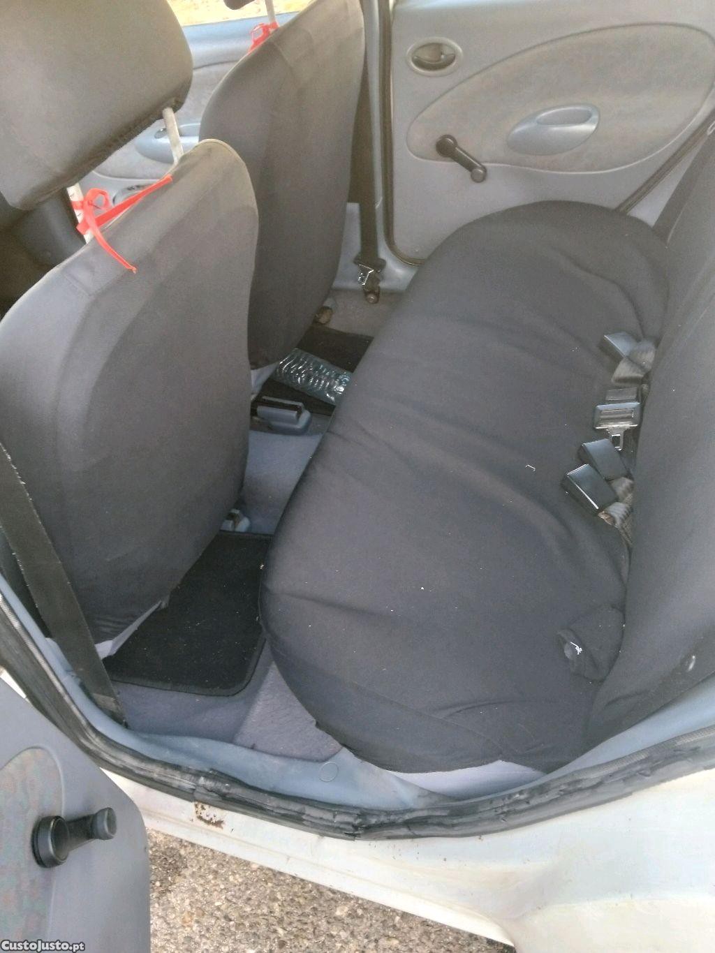 Ford Fiesta Studio 1.8 diesel 5 lugares — photo 5