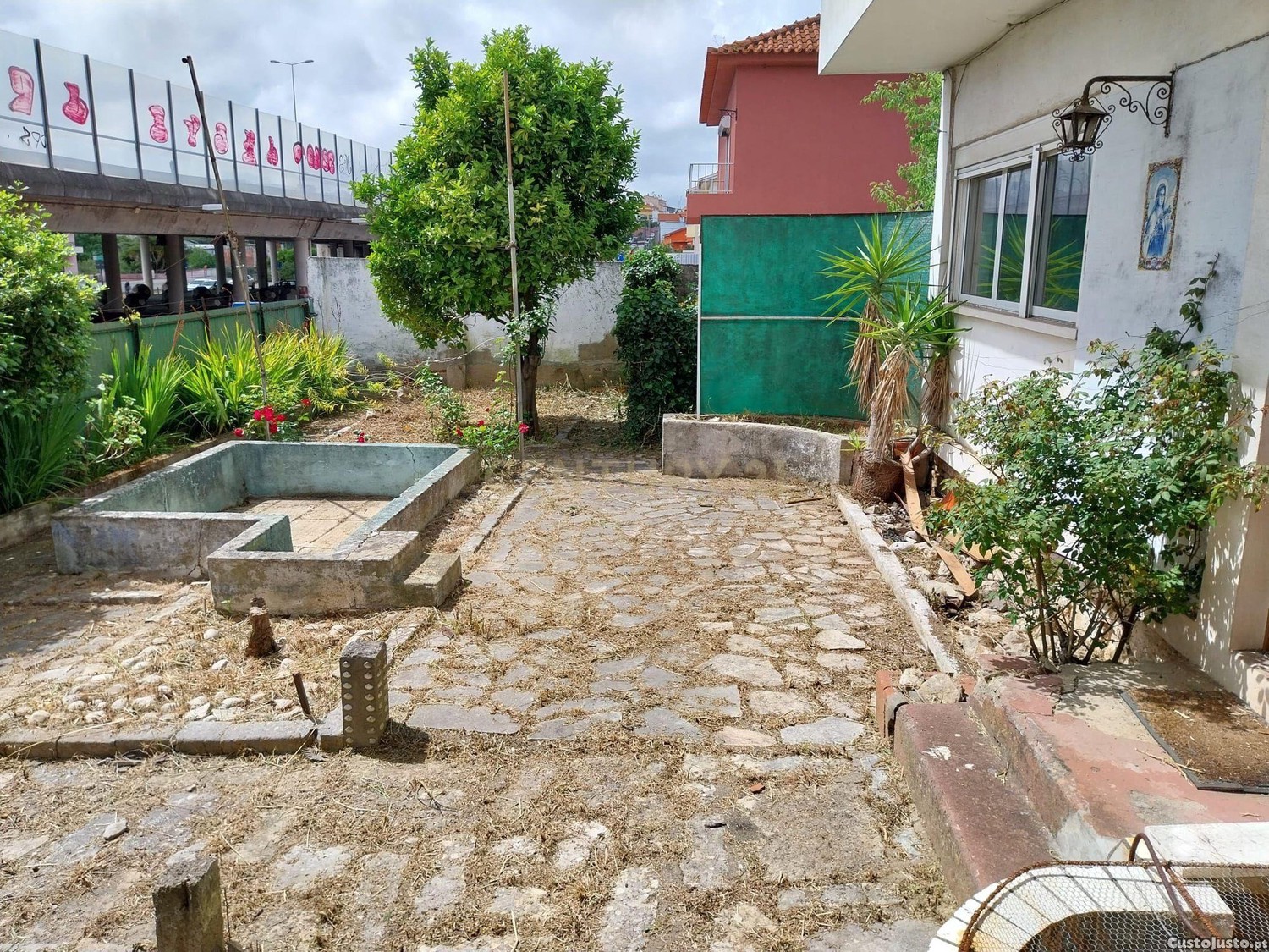 Andar de moradia T2 com Terreno e Anexo   Tercena