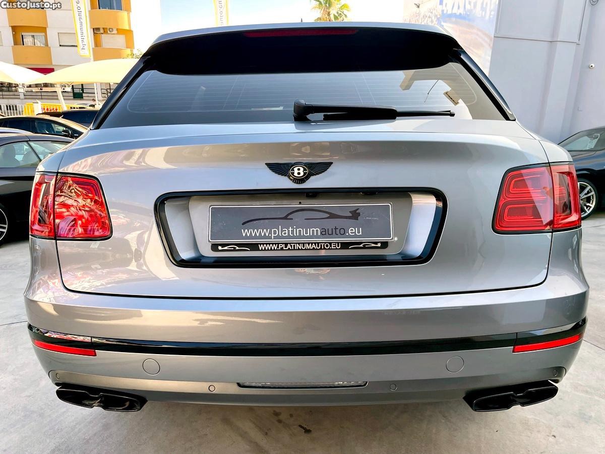 Bentley Bentayga V8 — fotografia 57