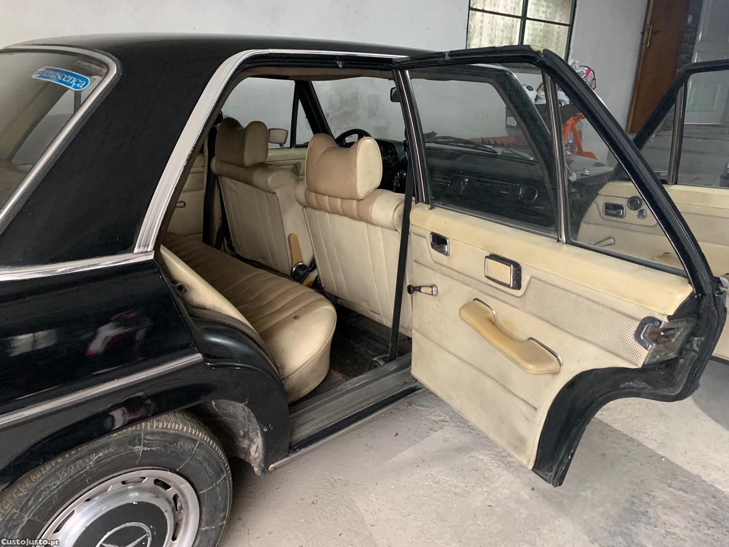Mercedes-Benz 220 Sedan — photo 4