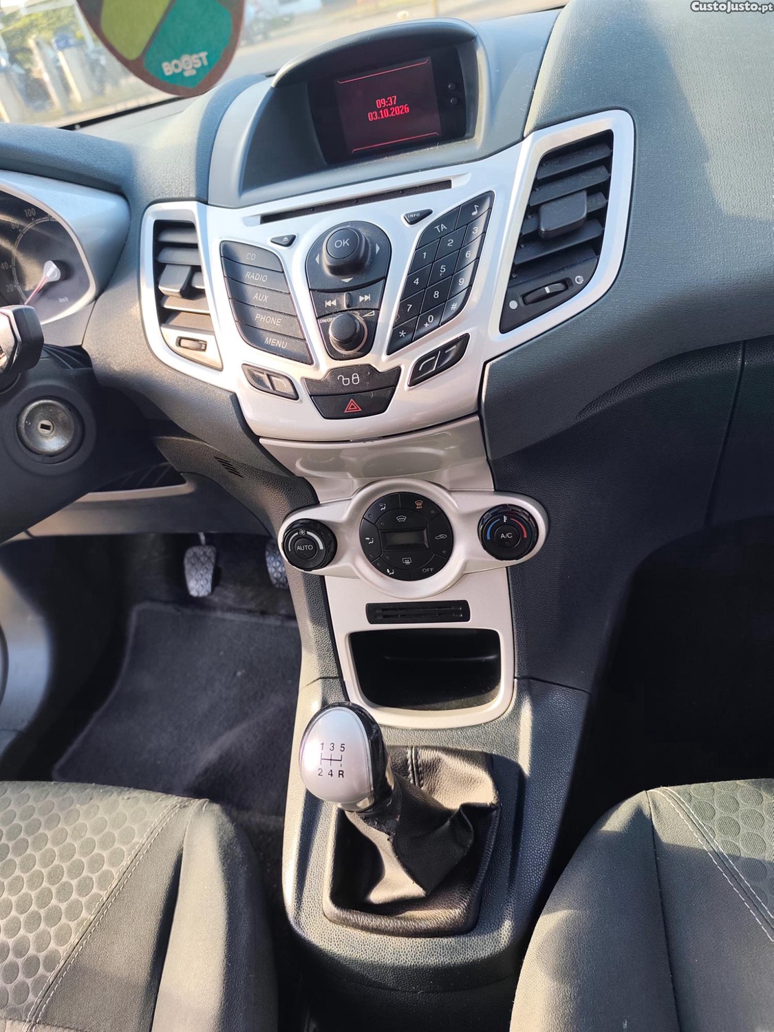 Ford Fiesta 1.6 Titanium — photo 5