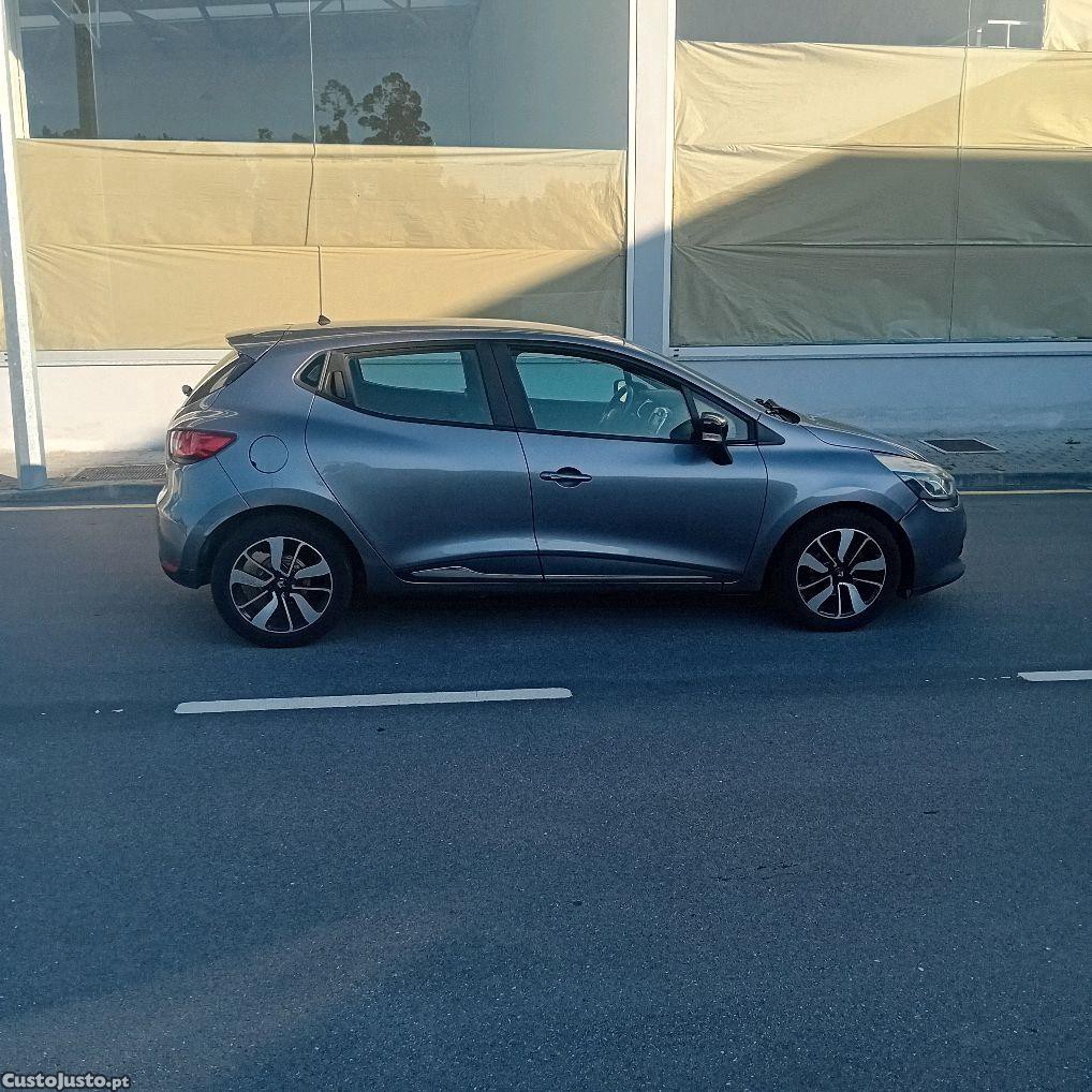 Renault Clio 1.5 dci 90cv limited — fotografia 3