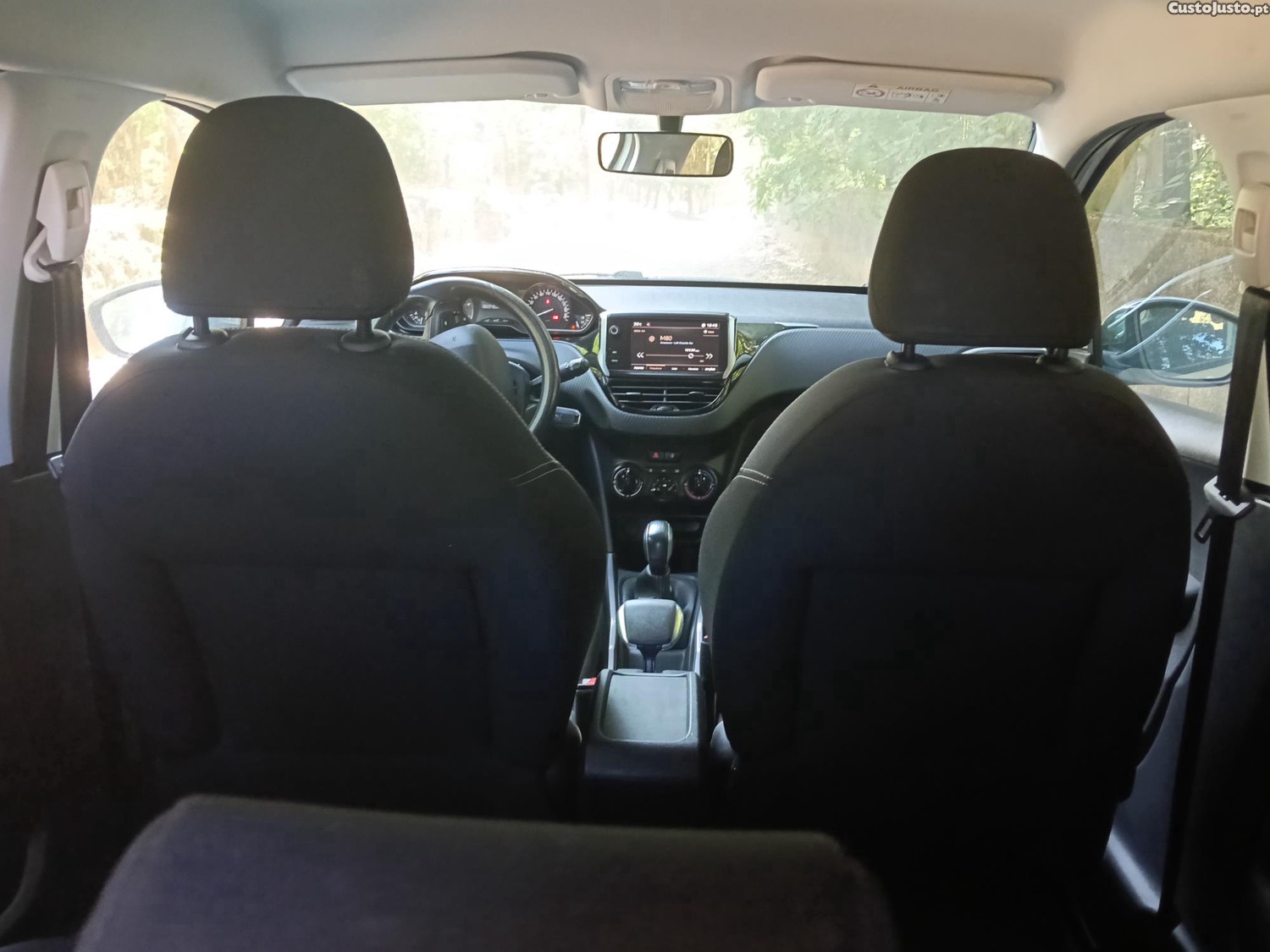 Peugeot 2008 Allure — fotografia 11