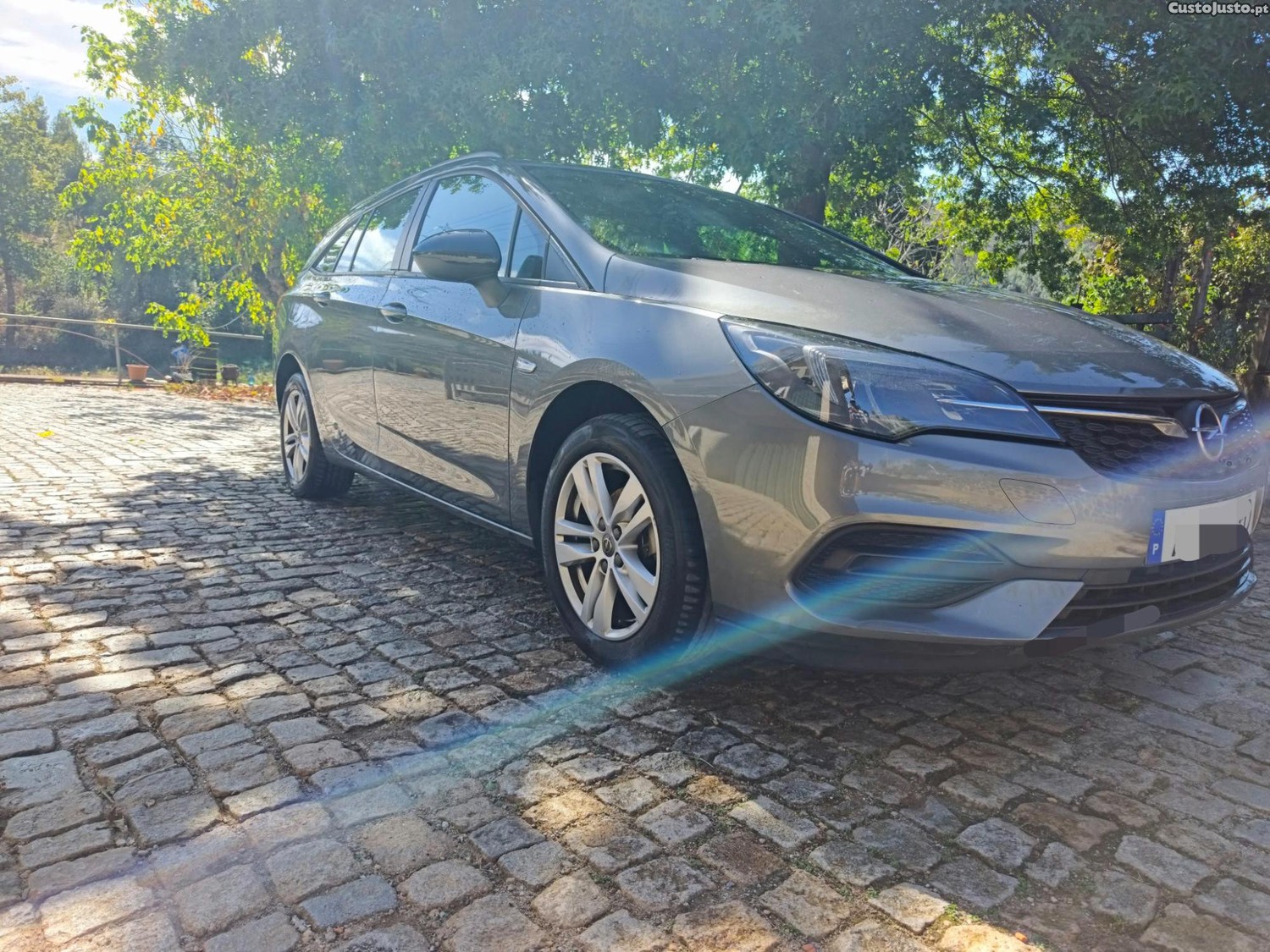 Opel Astra Sports Tourer 1.5D - 21 — photo 2