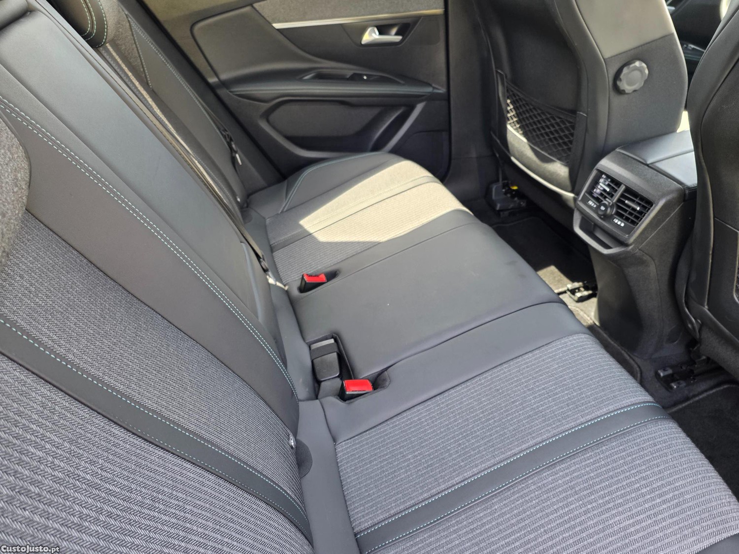 Peugeot 3008 1.2 PureTech Allure 130CV — fotografia 8