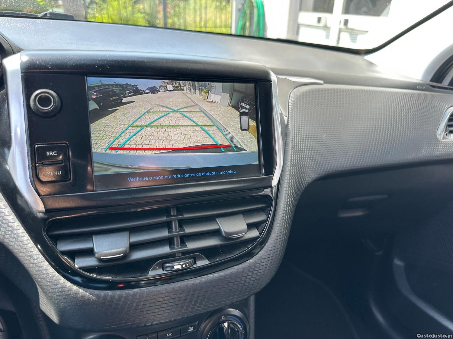 Peugeot 208 1.6 BlueHDi Style — fotografia 10