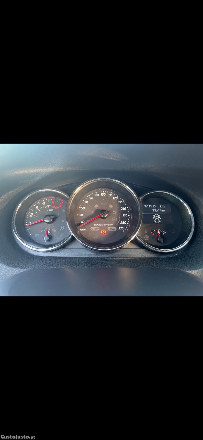 Renault Mégane COUPE GT LINE 1.5 dci 110cv — fotografia 3