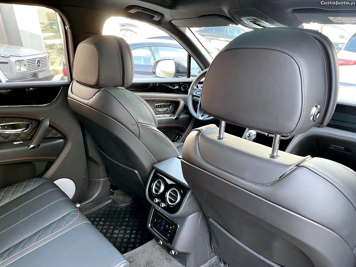Bentley Bentayga V8 — fotografia 25