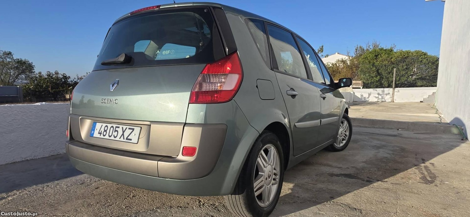 Renault Scénic 1.5 dCi Dynamique Luxe - 04 — photo 4
