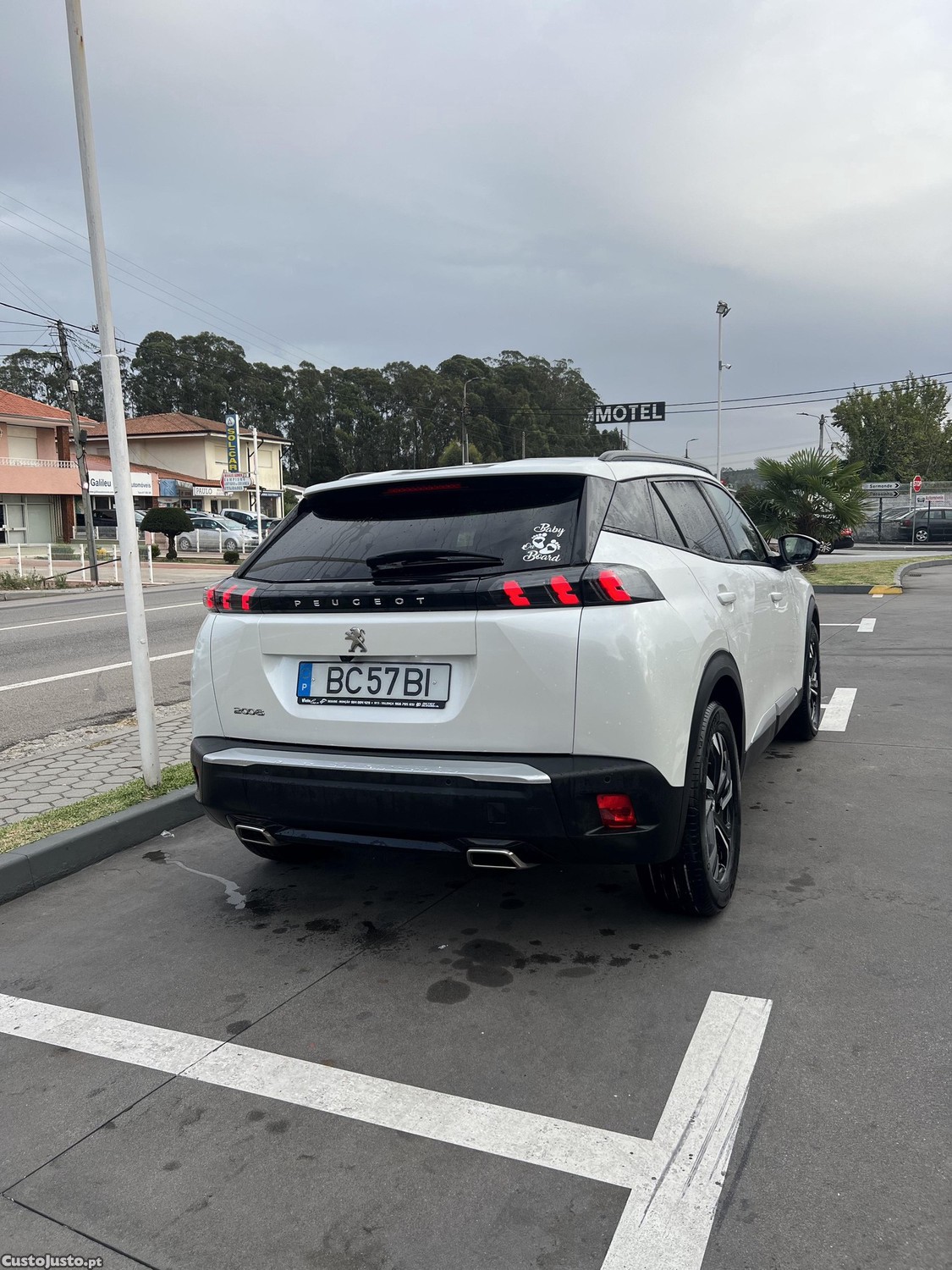 Peugeot 2008 1.2 PureTech Allure EAT8 — photo 5