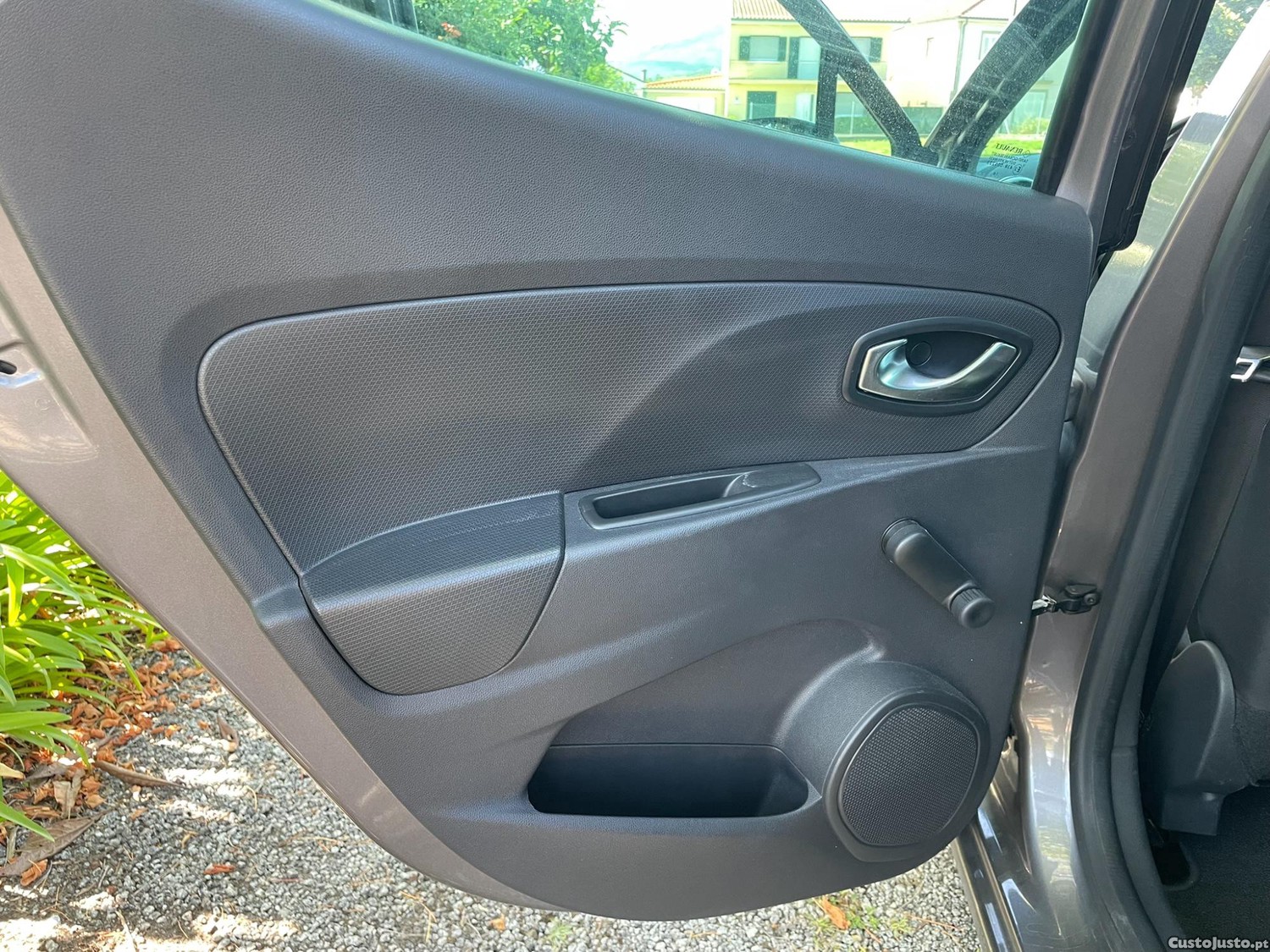 Renault Clio 1.5 DCi 90 CV LIMITED — fotografia 8
