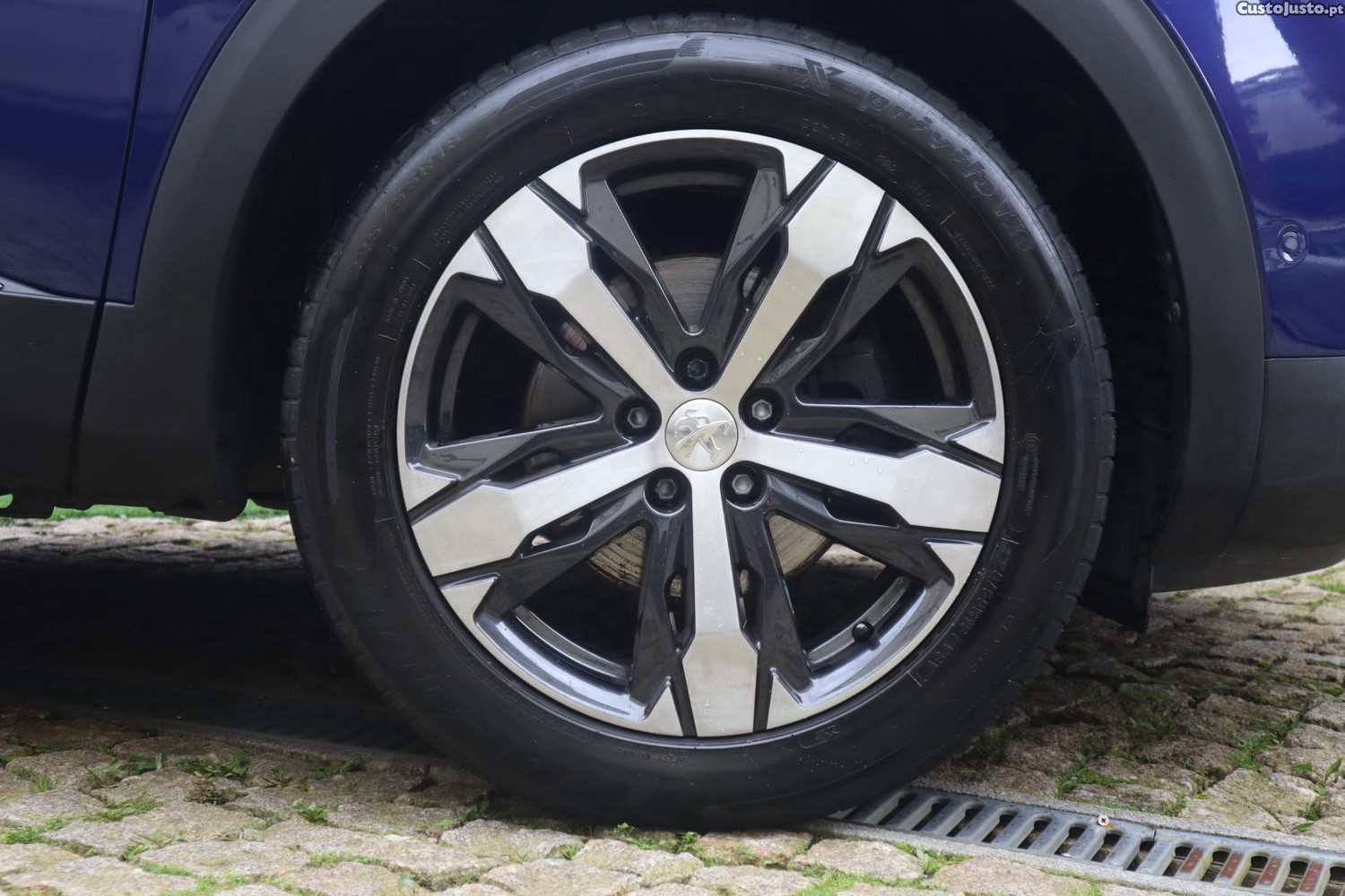 Peugeot 3008 1.5 BlueHDi Allure EAT8 — fotografia 19