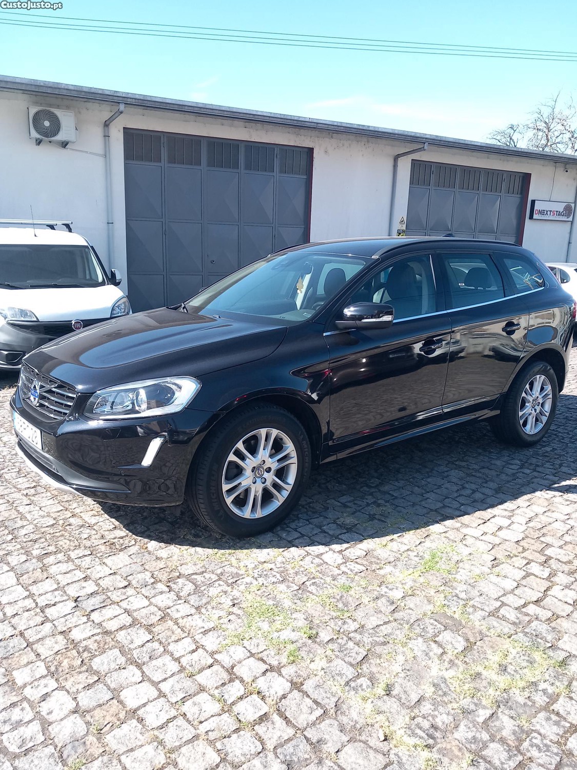 Volvo XC 60 D4 — fotografia 11