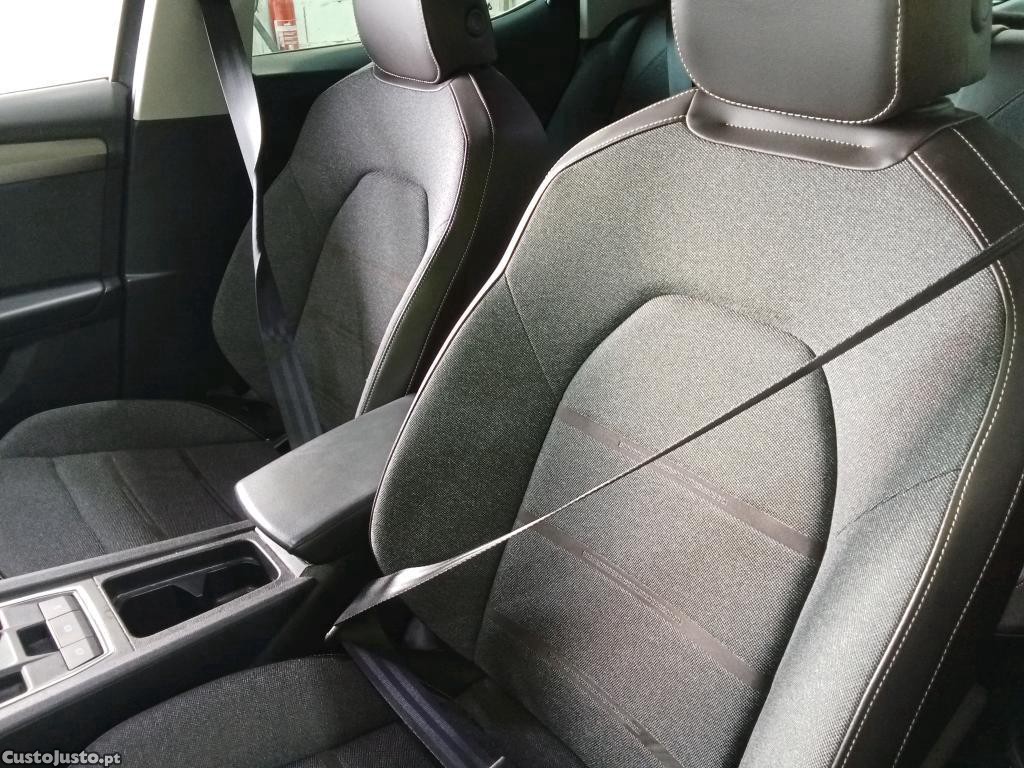 SEAT Leon 1.4 e-Hybrid Xcellence DSG 204cv — fotografia 21