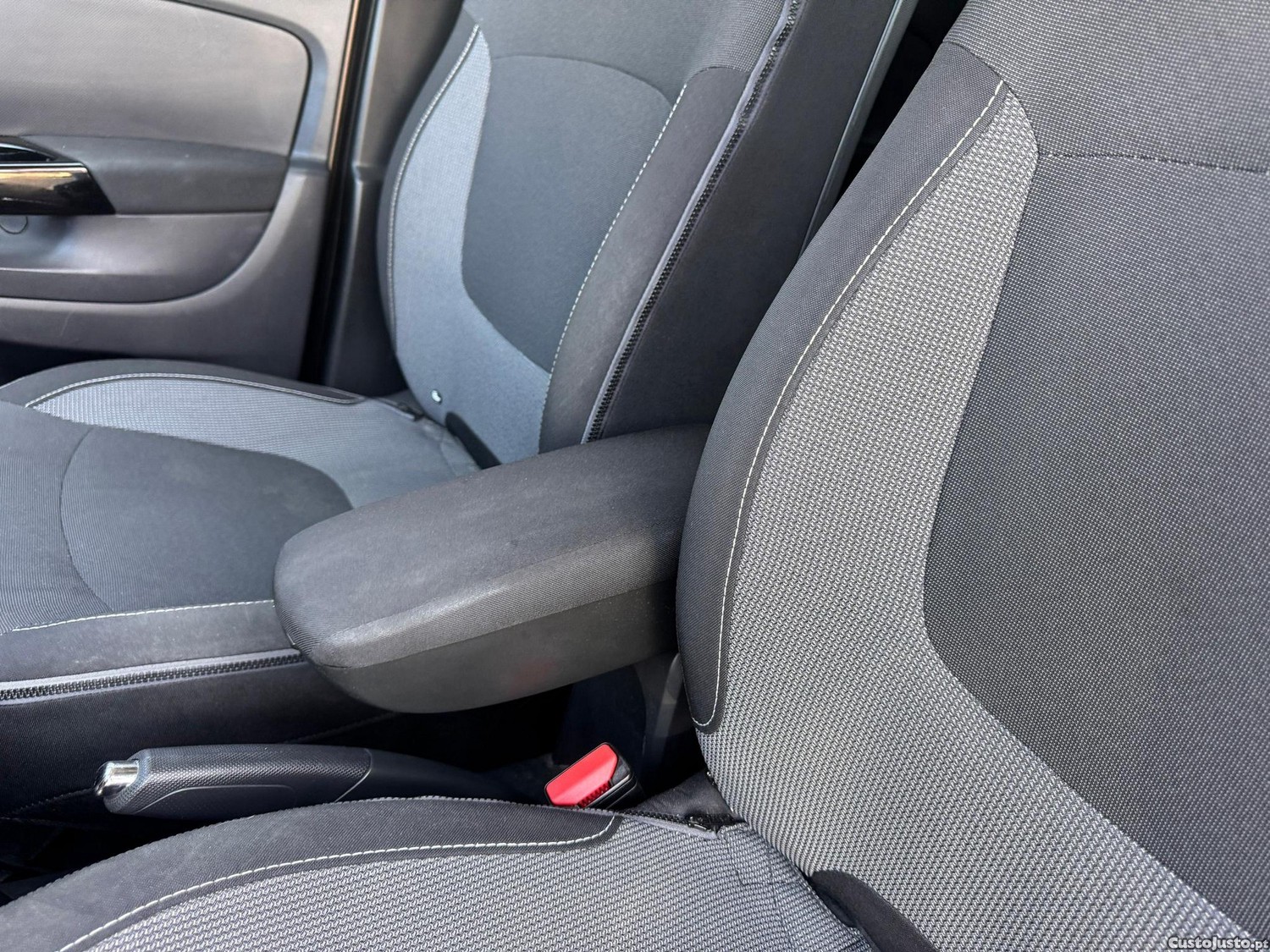 Renault Captur 0.9 TCE Exclusive — fotografia 4