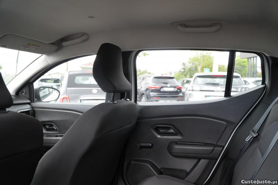 Dacia Sandero 1.0 SCe Essential - 22 — photo 5
