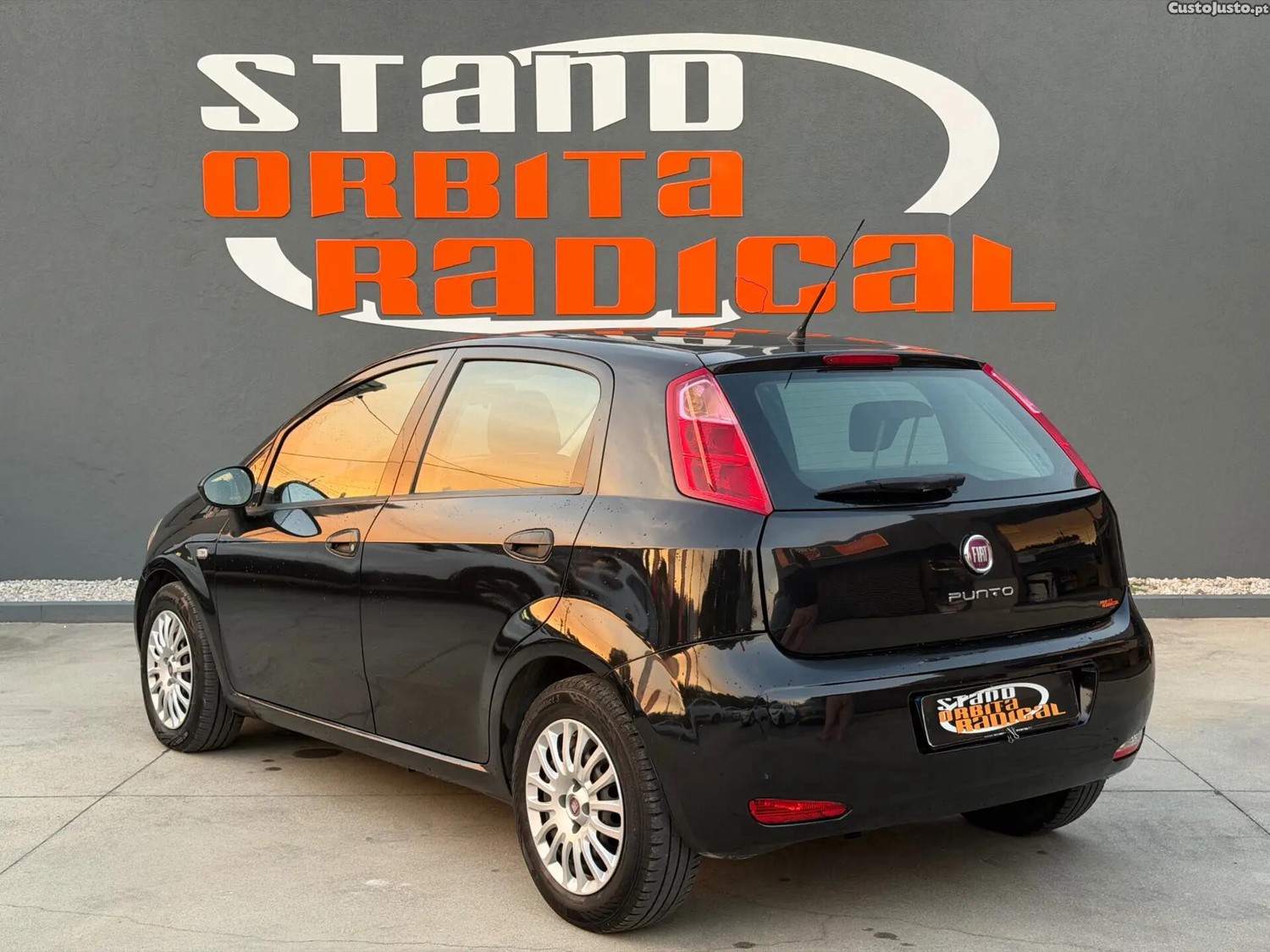 Fiat Punto 1.2 Lounge S&S — photo 2