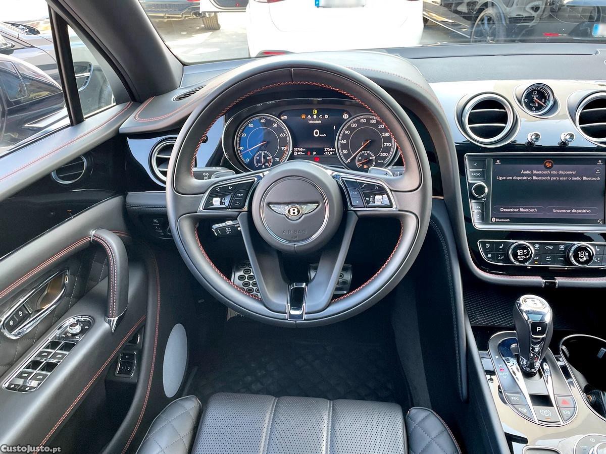 Bentley Bentayga V8 — fotografia 51