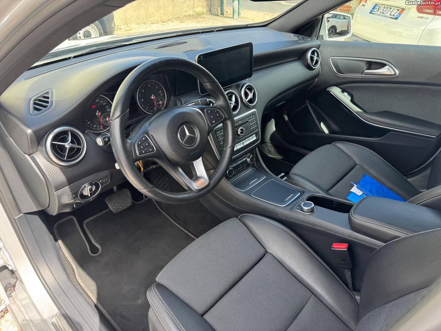 Mercedes-Benz A 180 180 D - 17 — photo 4