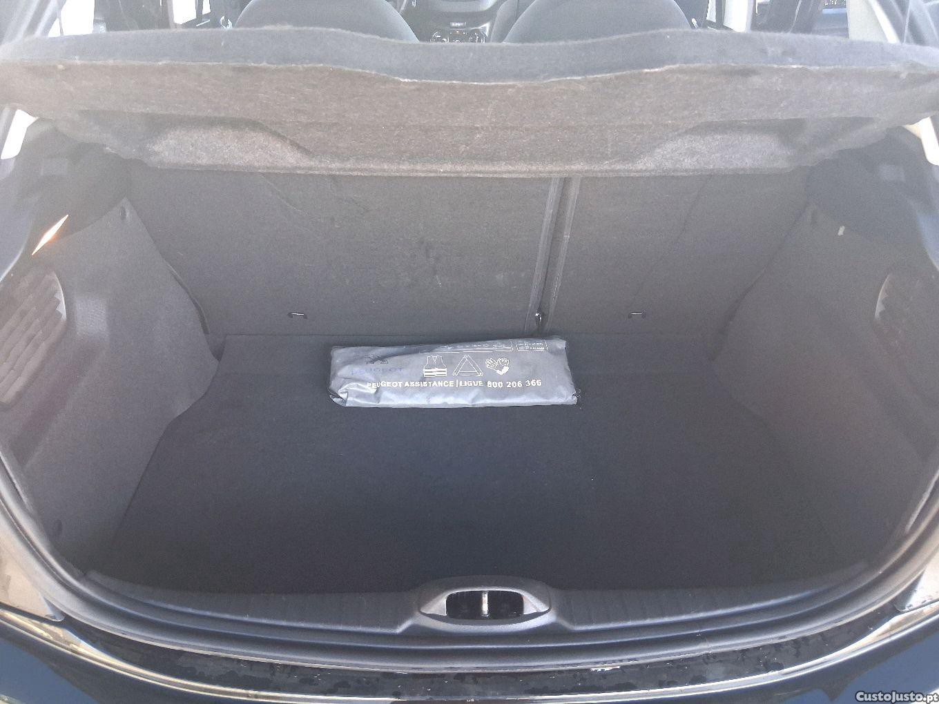 Peugeot 208 1.2 gasolina nacional 72mil km — photo 5