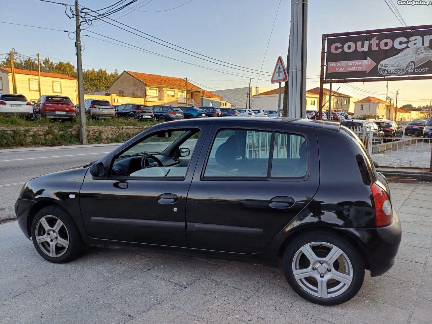 Renault Clio 1.2 i   Viatura  Nacional - 02 — photo 3