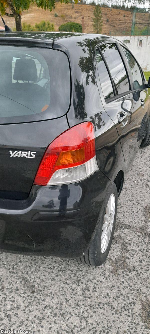 Toyota Yaris 1.4 D4D - 09 — photo 2