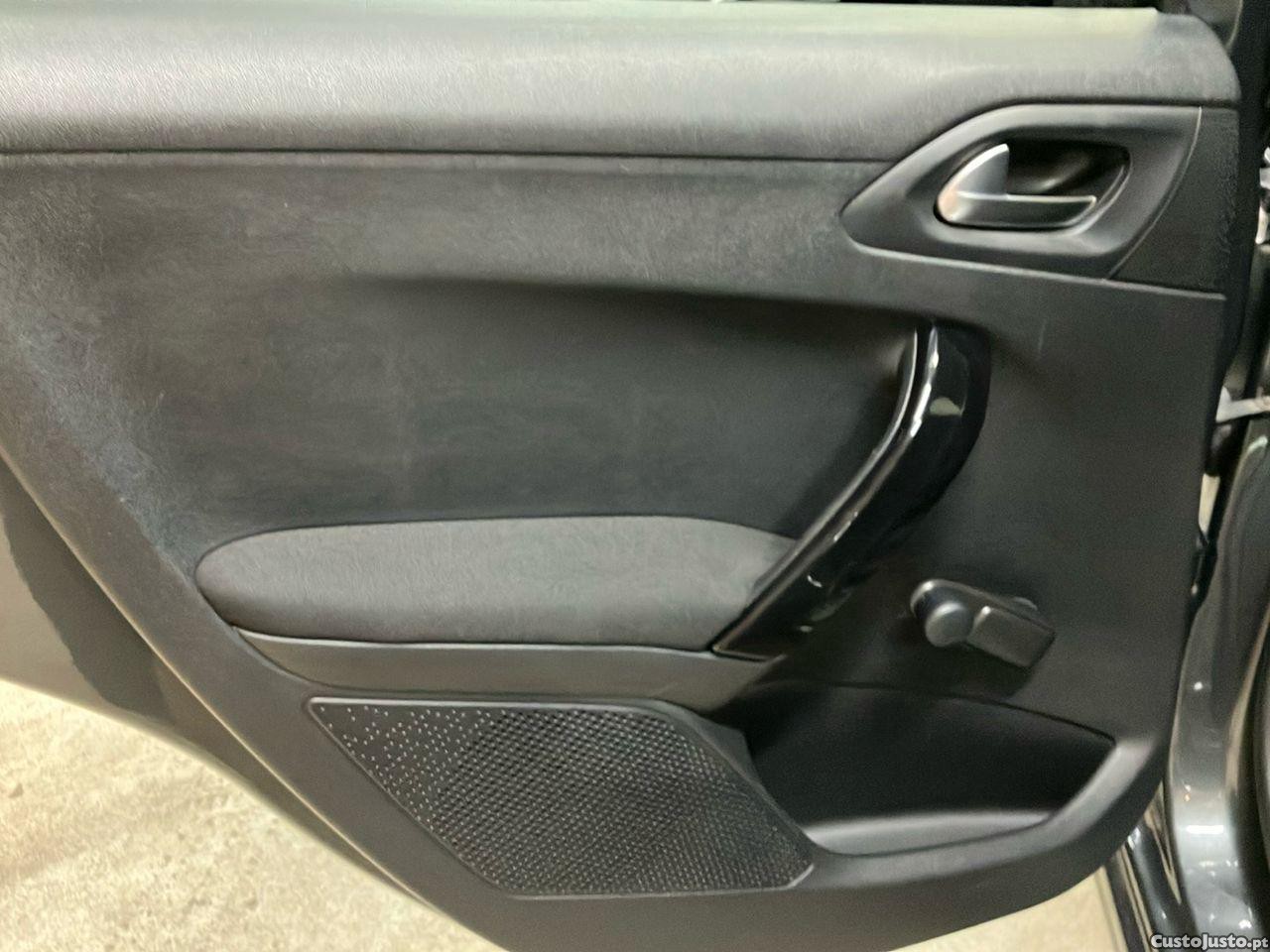 Peugeot 208 1.2 VTi Style — fotografia 3