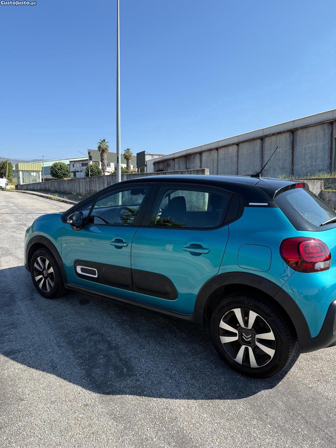 Citroën C3 1.5 BlueHDi Shine — fotografia 4