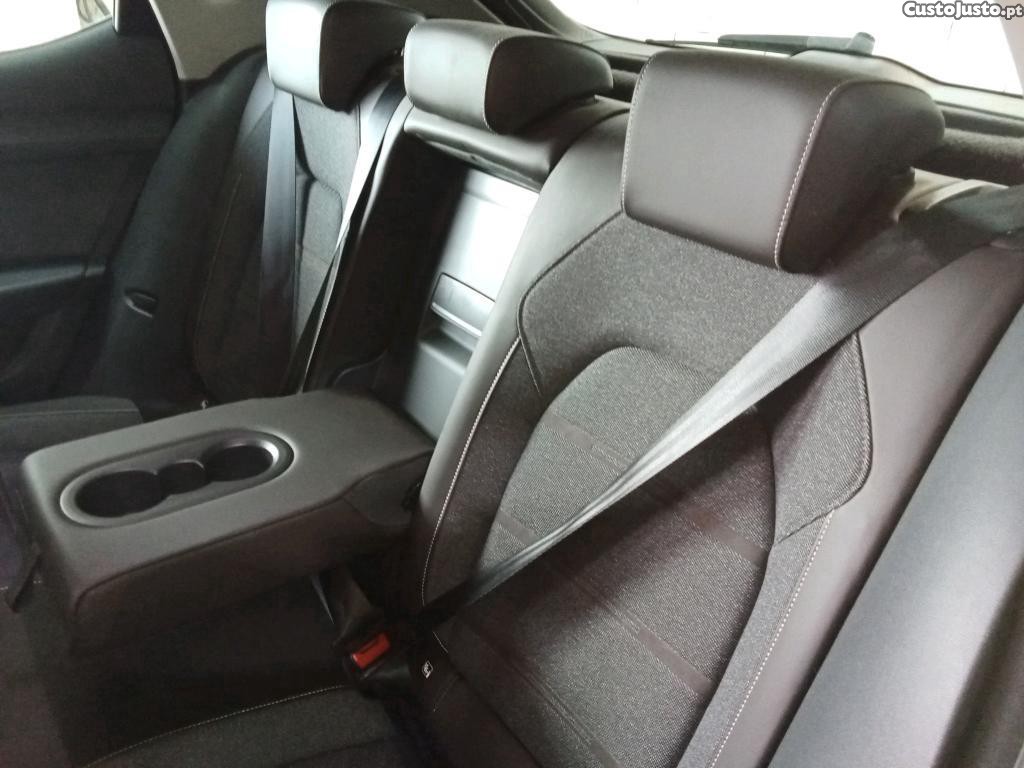 SEAT Leon 1.4 e-Hybrid Xcellence DSG 204cv — fotografia 20