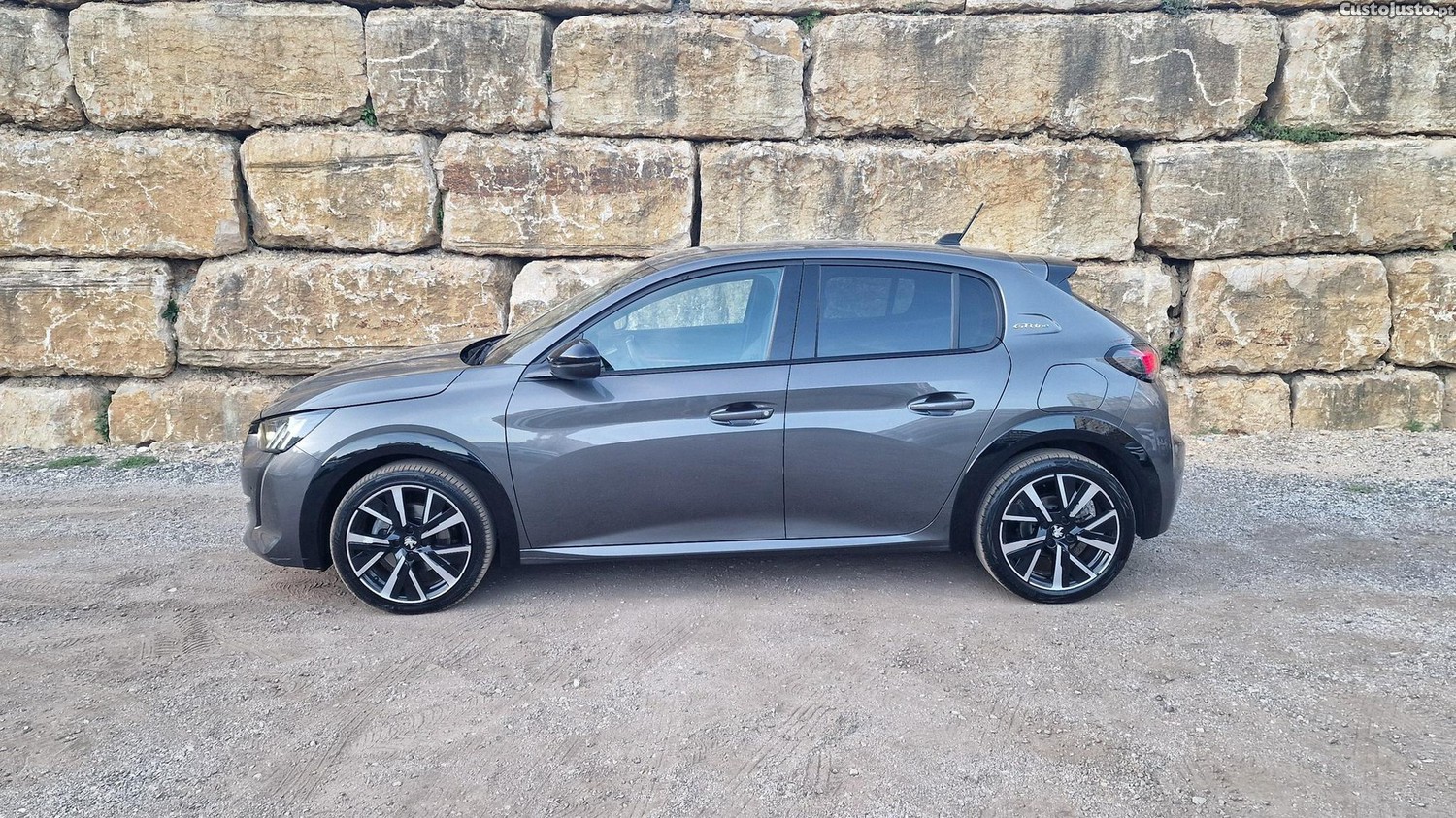 Peugeot 208 1.2 PureTech GT Line - 20 — photo 4