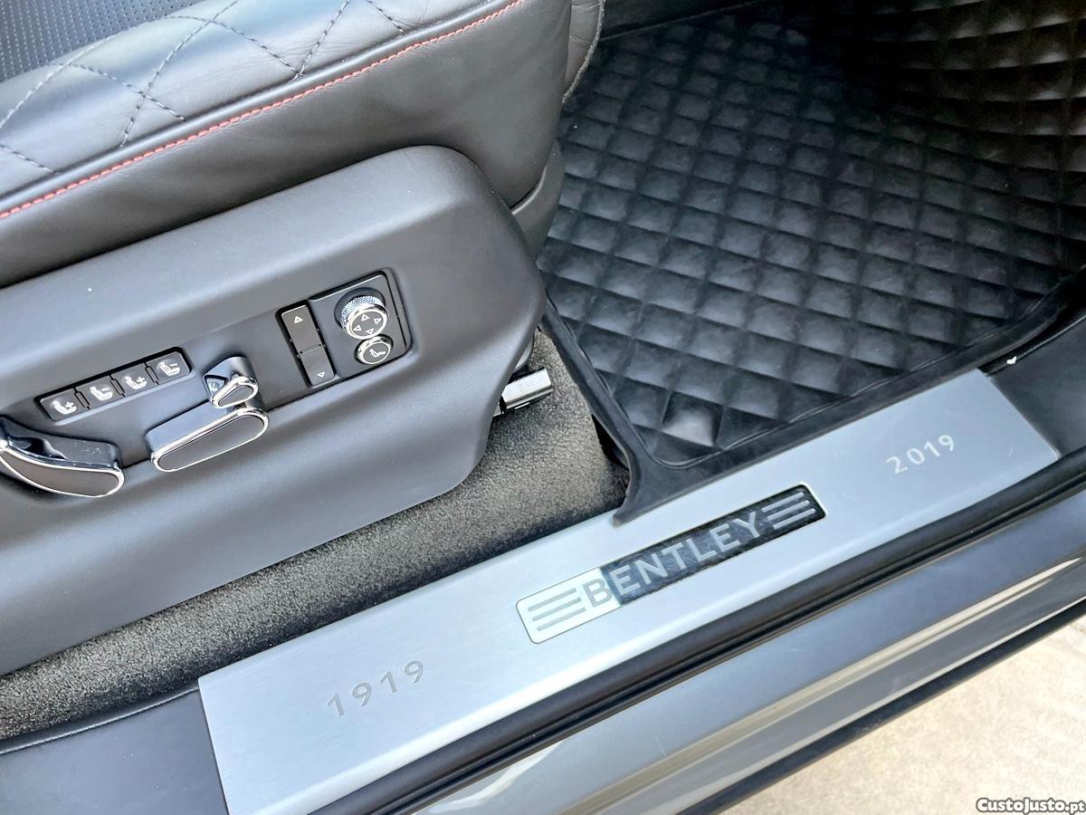 Bentley Bentayga V8 — fotografia 23