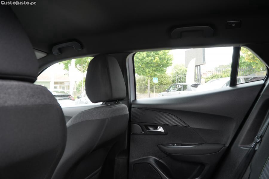 Peugeot 2008 PureTech 100 Stop&St — photo 5