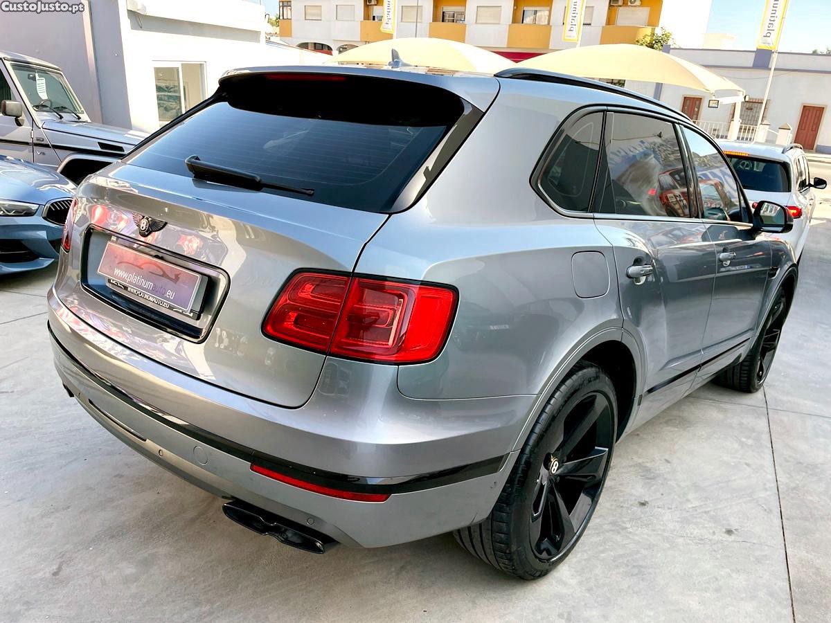 Bentley Bentayga V8 — fotografia 58