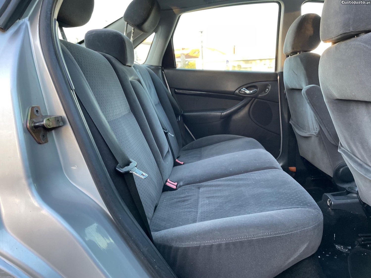 Ford Focus 1600 gasolina — photo 5