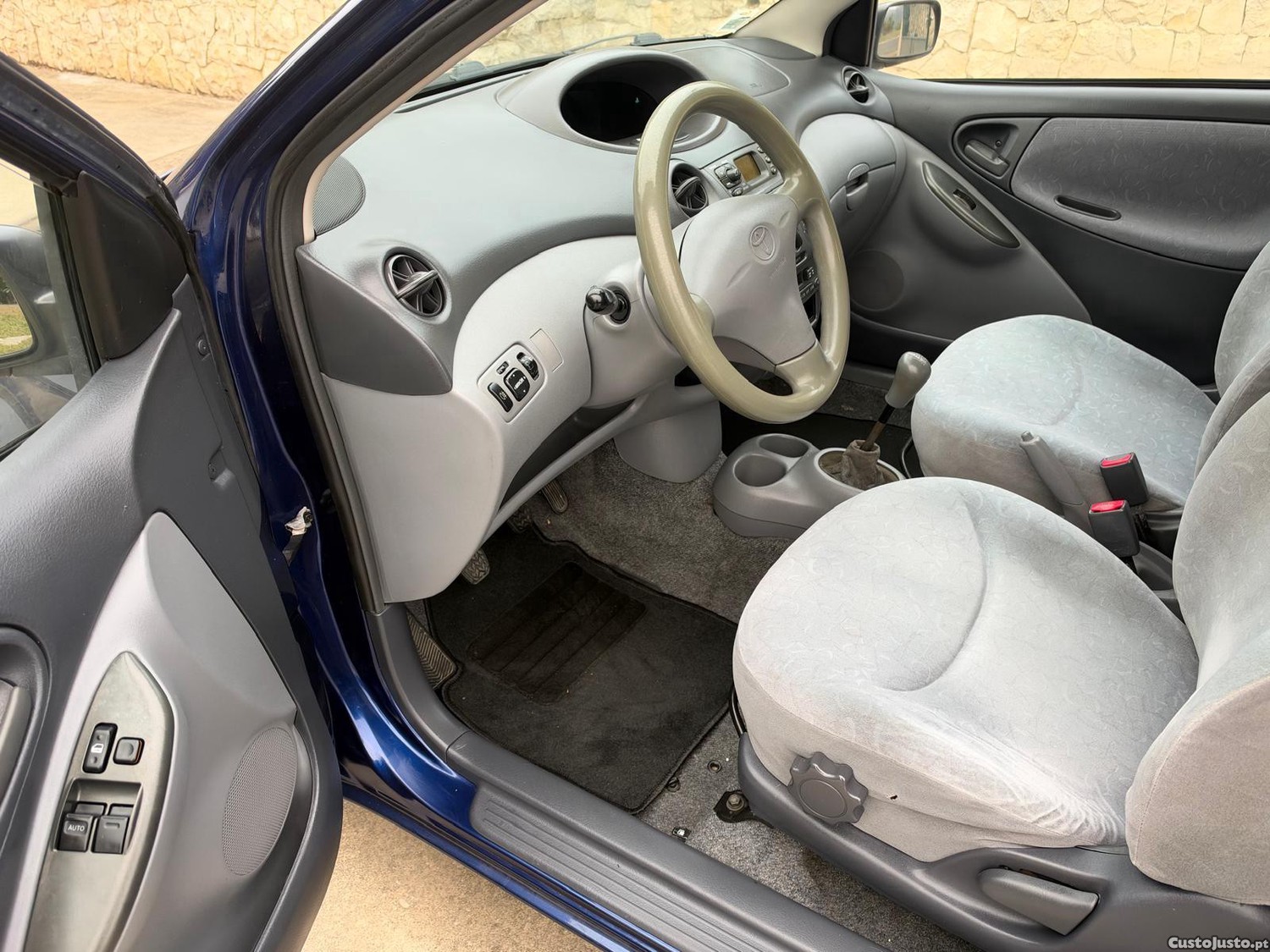 Toyota Yaris 1.0 VVT-I — photo 4