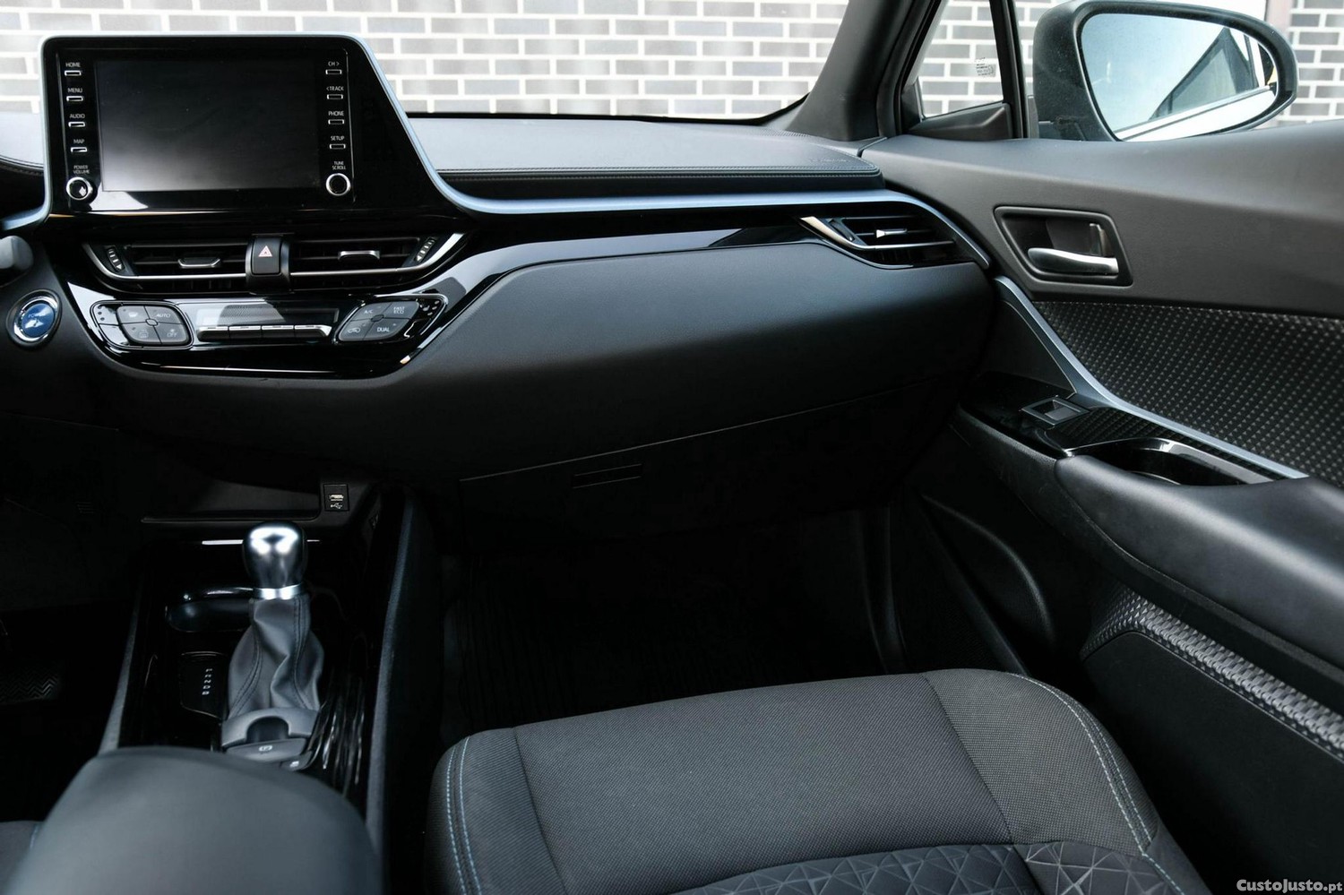 Toyota C-HR 1.8 Hybrid Square Collection — fotografia 8